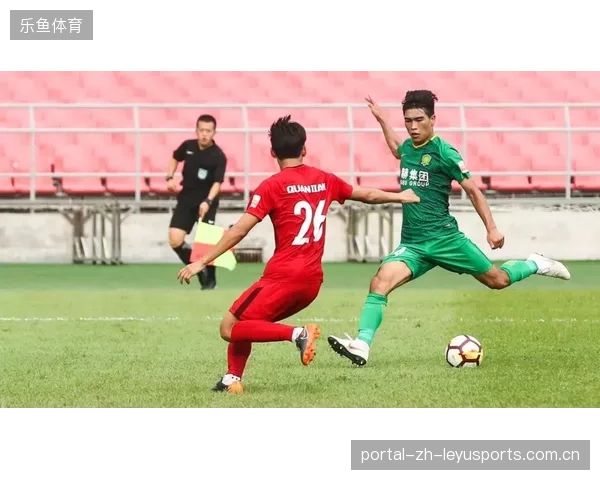 谢文能作为边后卫攻入4球，其出色的前插意识丰富了泰山的进攻战术